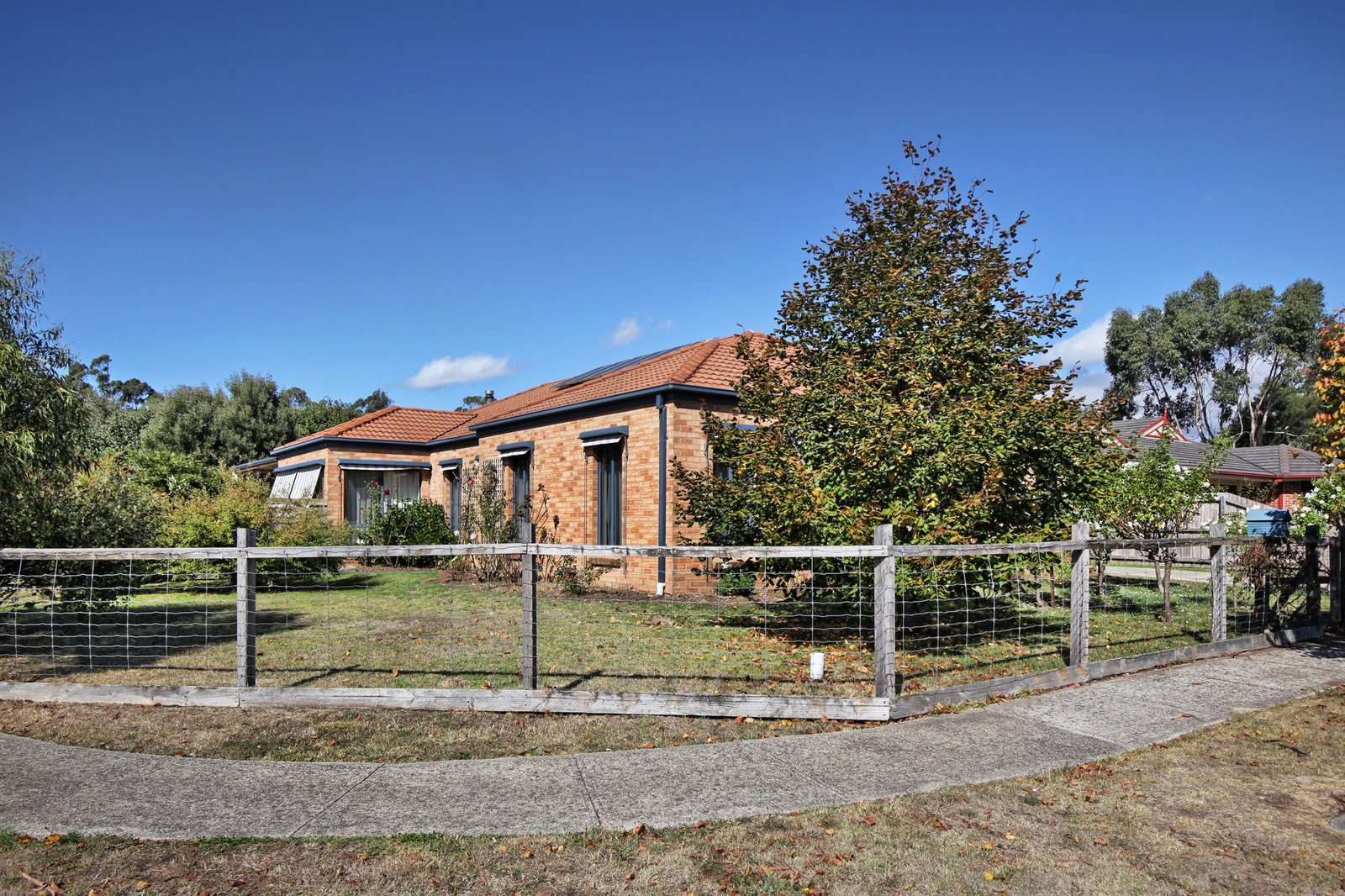 Real Estate and Property in 10 Adam Close, Woodend, VIC