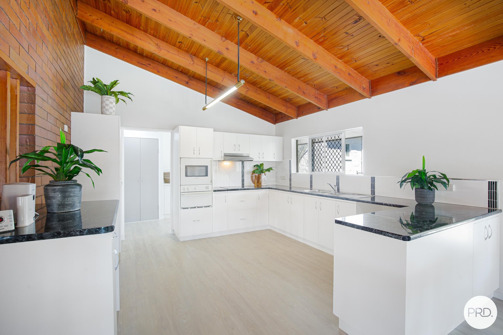 10 Alan Naish Court EIMEO 2