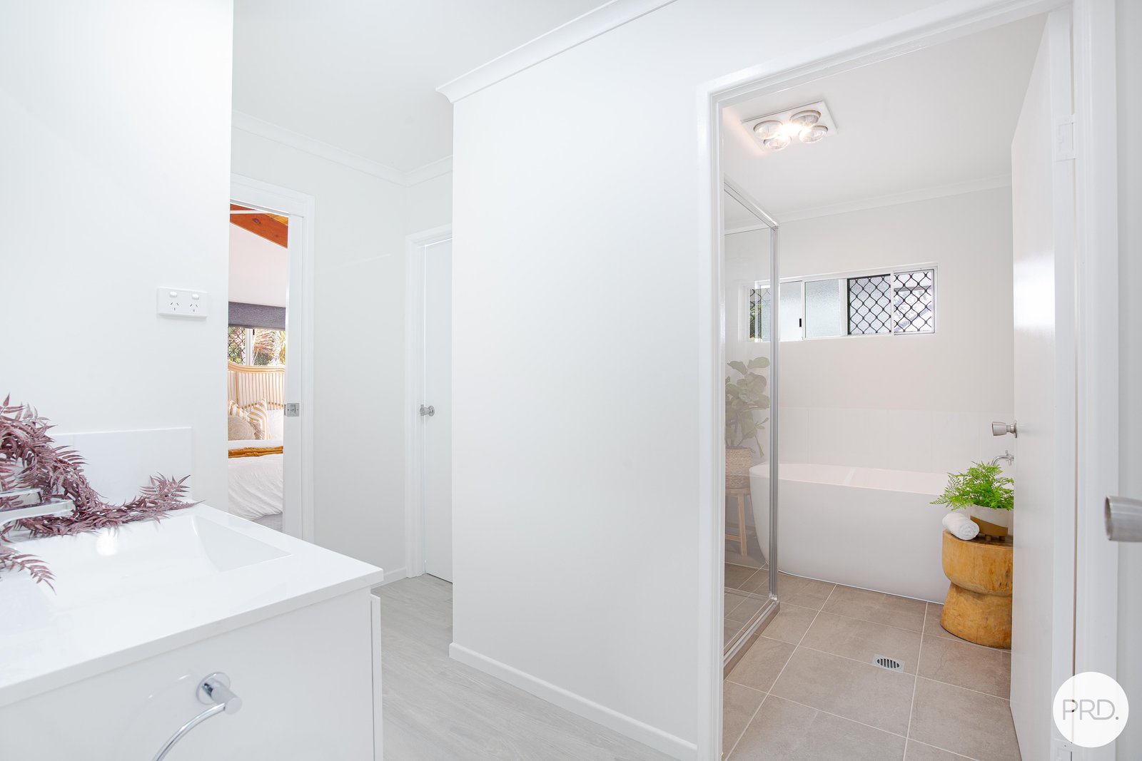 10 Alan Naish Court EIMEO 16