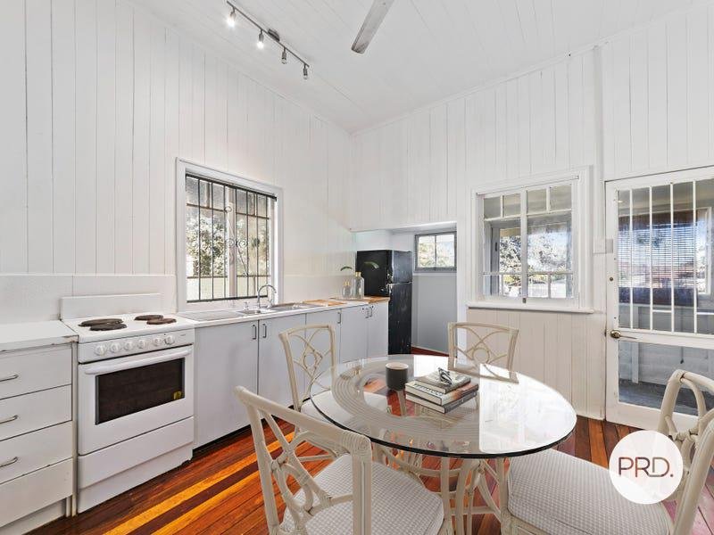 10 Albert St  ROSEWOOD 4