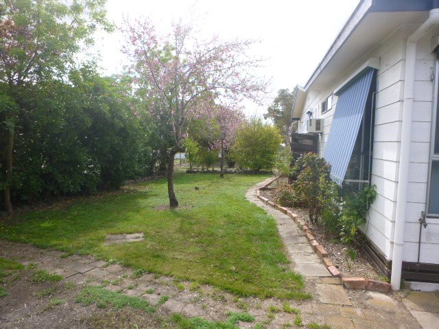 10 Albert Street CLUNES 9