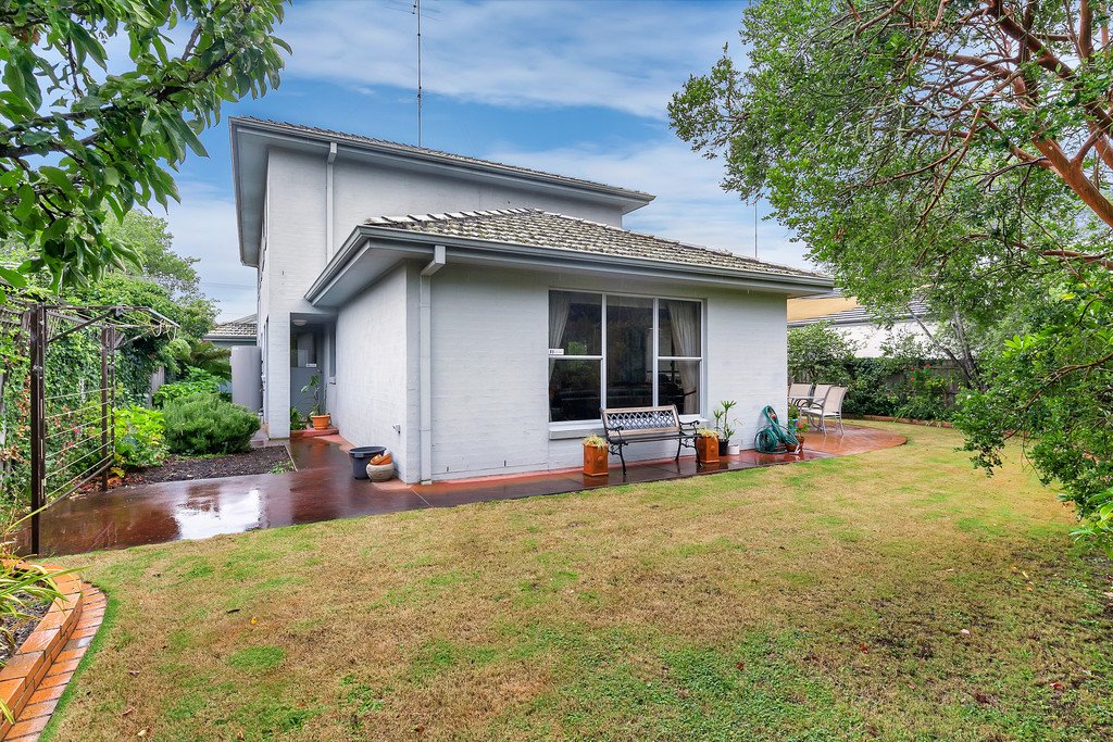 10 Alfred Street North LAKE WENDOUREE 19