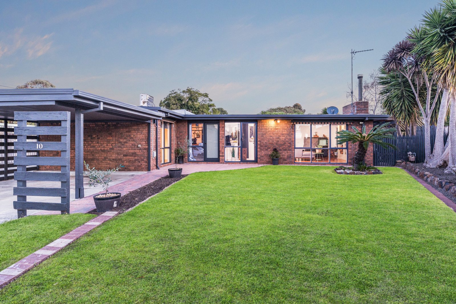 Gallery: 10 Alida Court