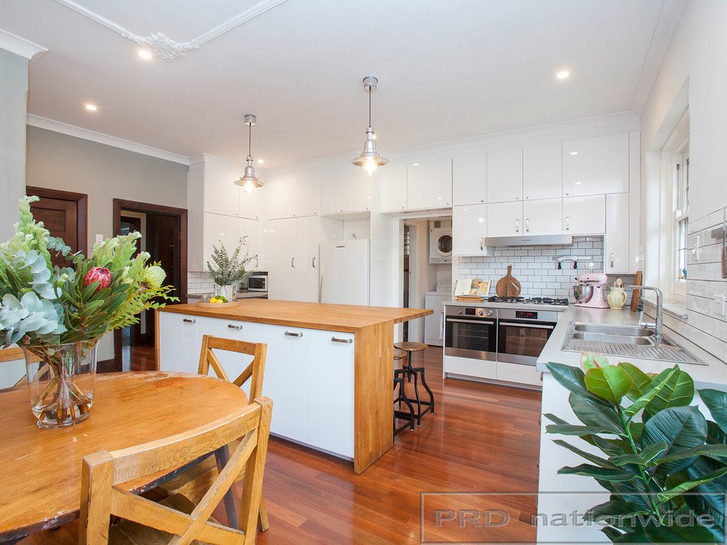 10 Allan Street LORN 3