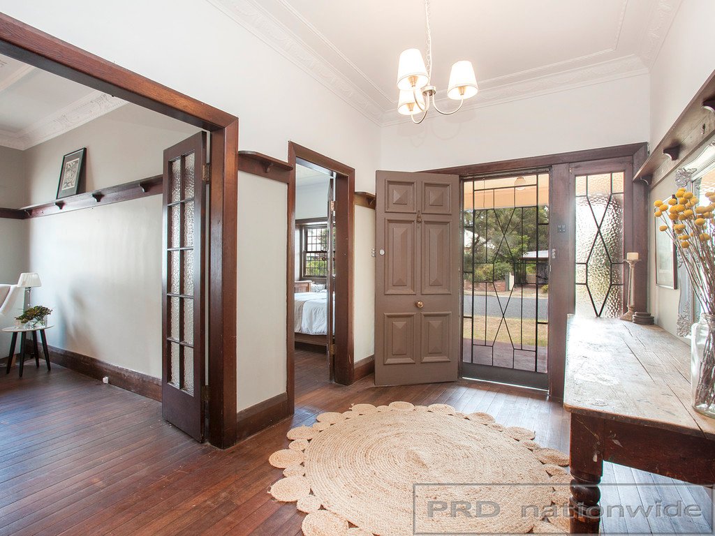 10 Allan Street LORN 6