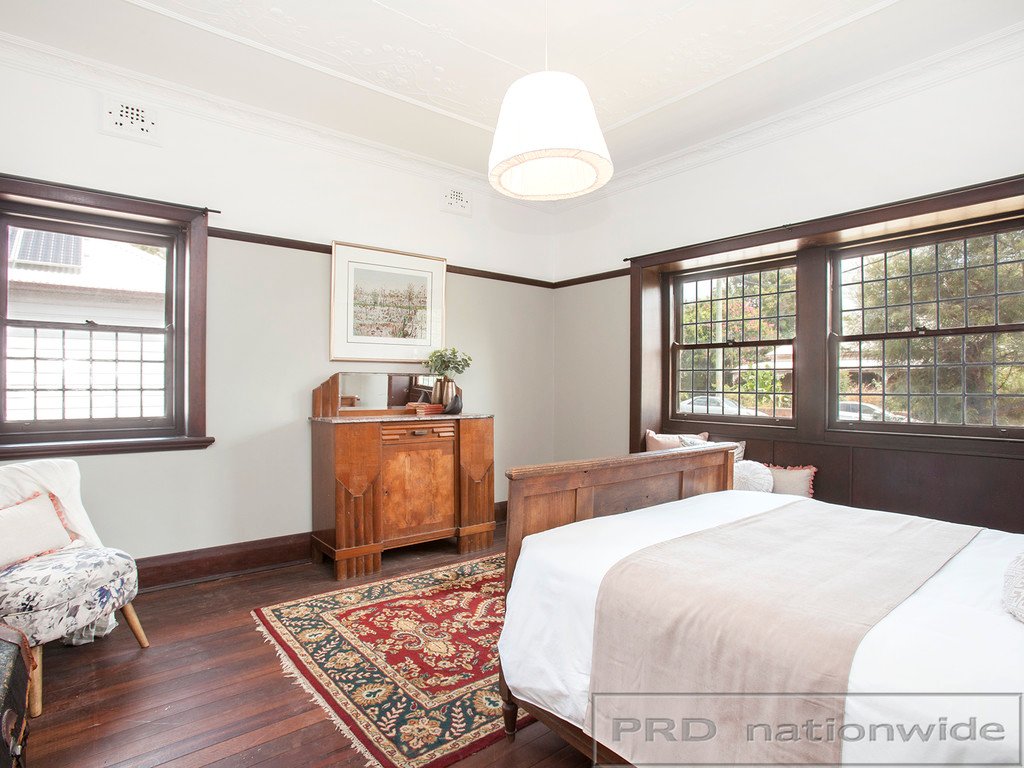 10 Allan Street LORN 8