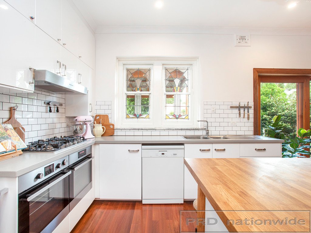 10 Allan Street LORN 14