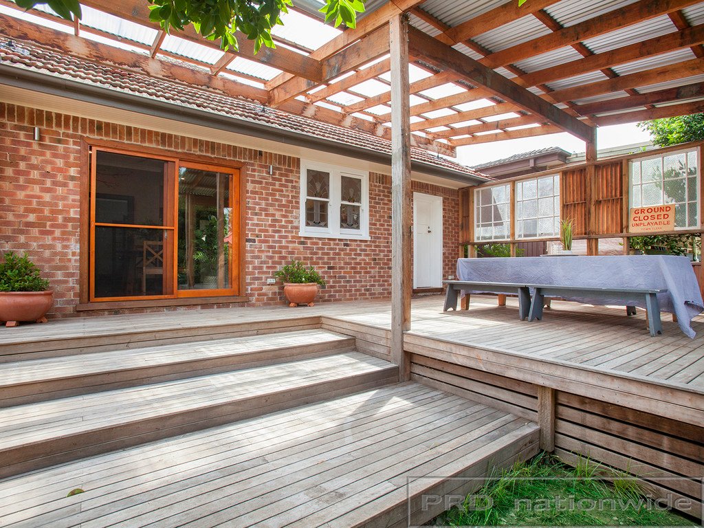 10 Allan Street LORN 16