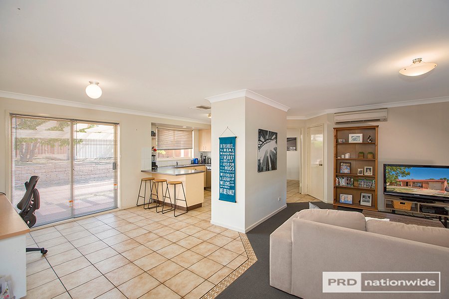 10 Andrew Avenue TAMWORTH 2