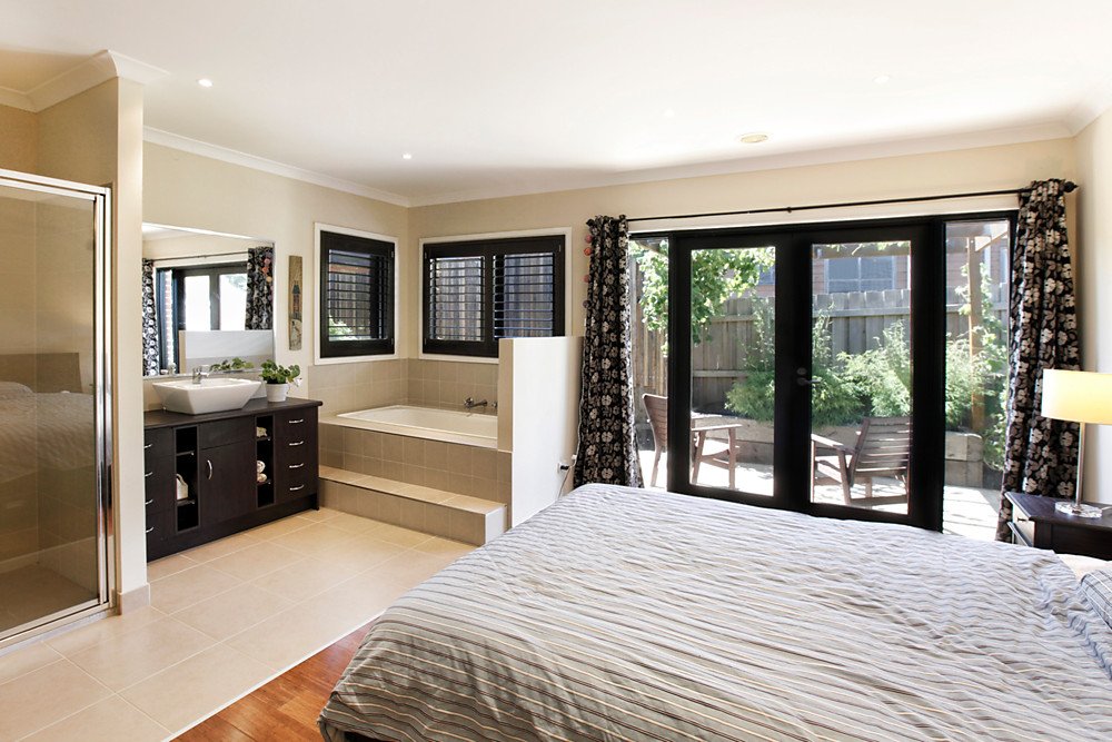 Real Estate and Property in 10 Arthur Court, Woodend, VIC