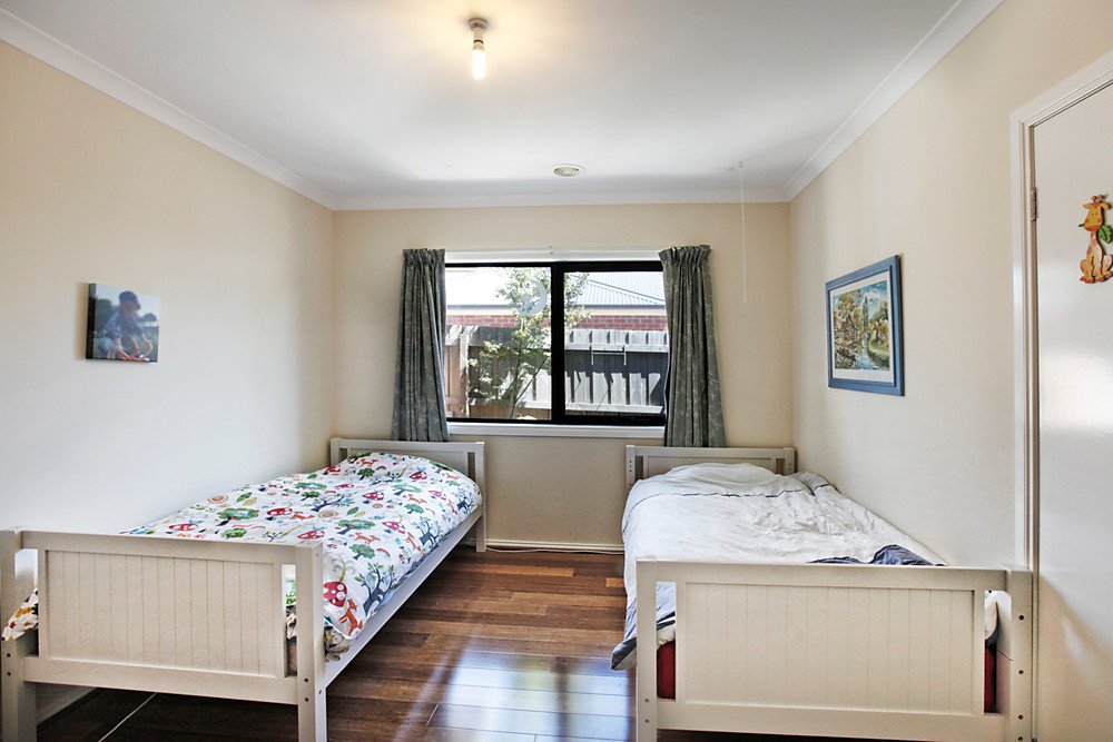 Real Estate and Property in 10 Arthur Court, Woodend, VIC