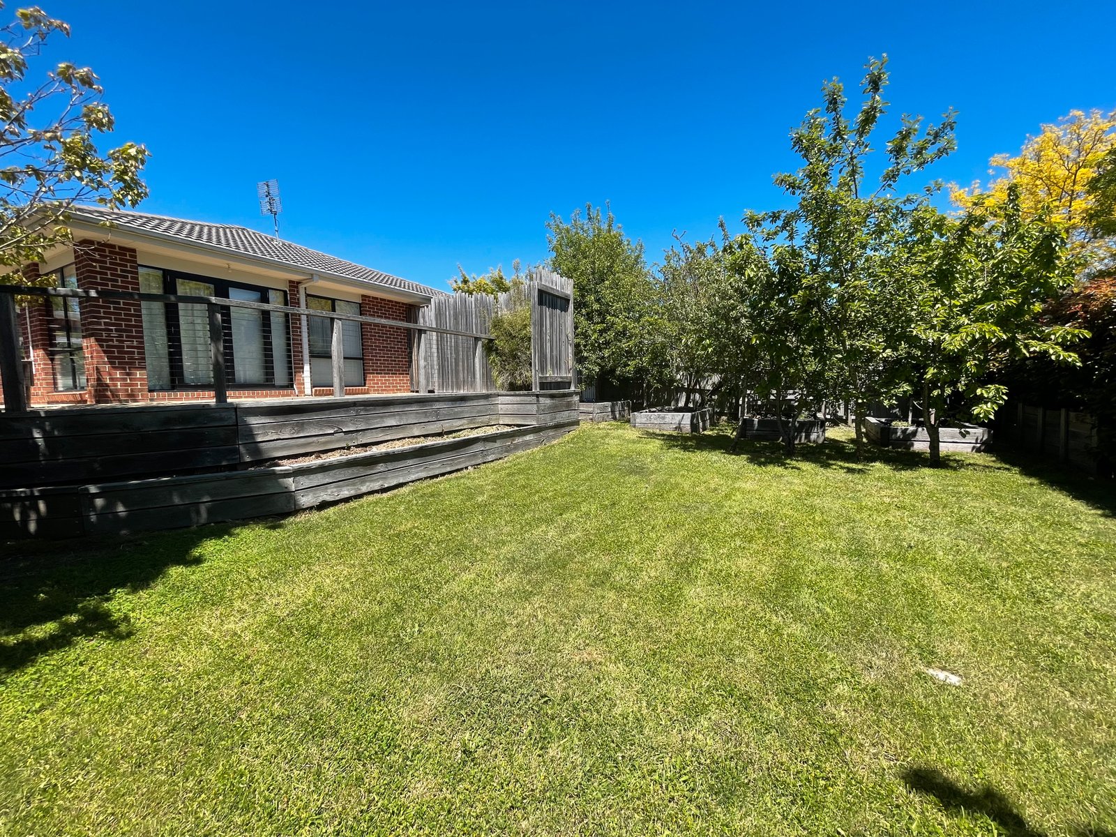 Real Estate and Property in 10 Arthur Court, Woodend, VIC