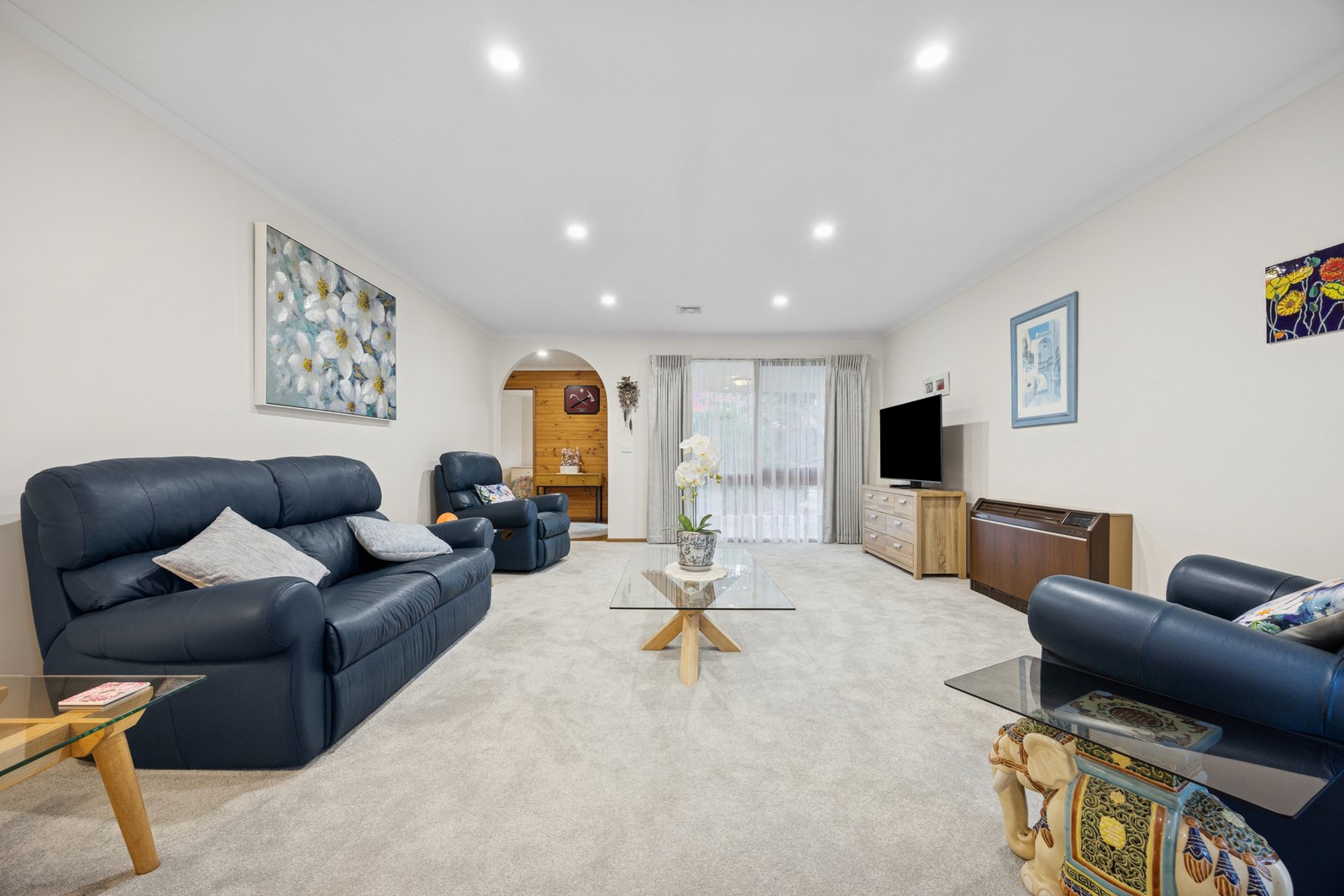 Gallery: 10 Attenborough Court