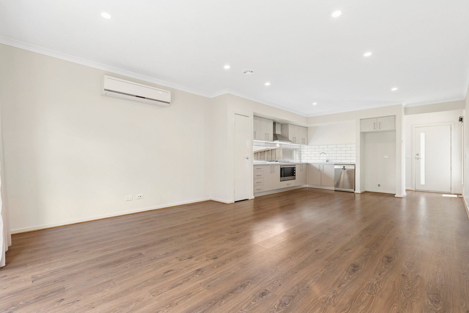Gallery: 10 Aviation Drive