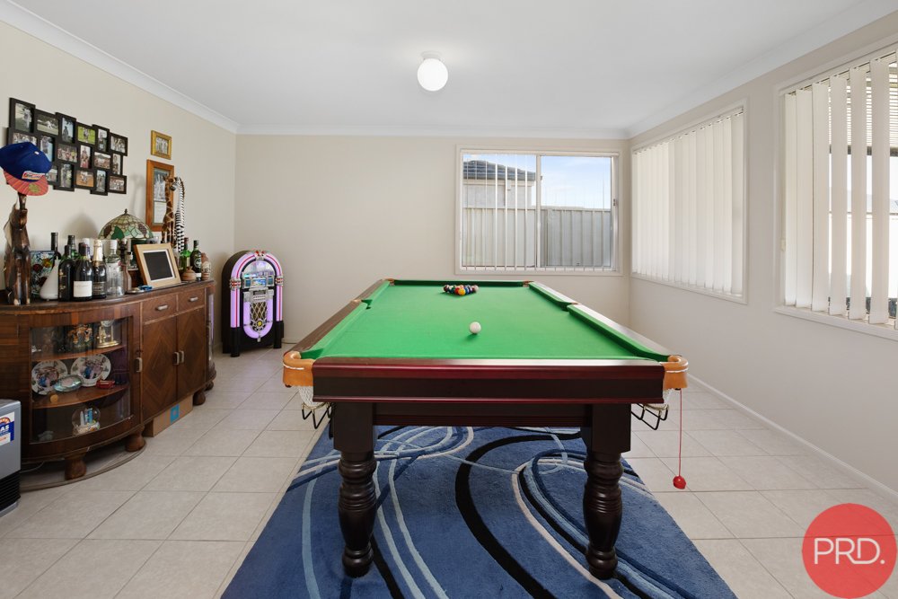 10 Avondale Drive THORNTON 11