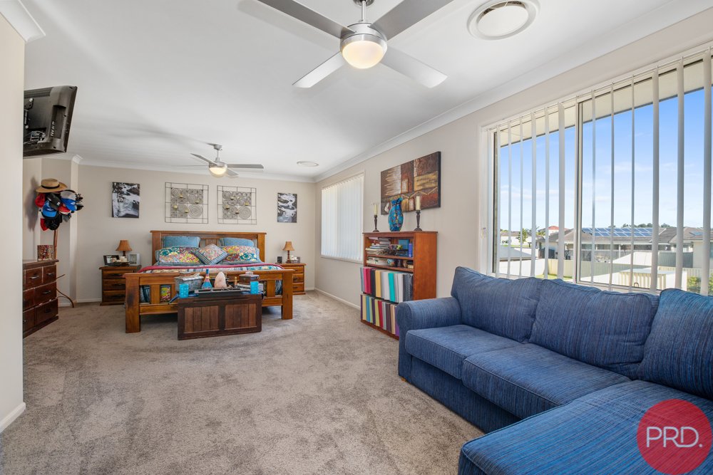 10 Avondale Drive THORNTON 18