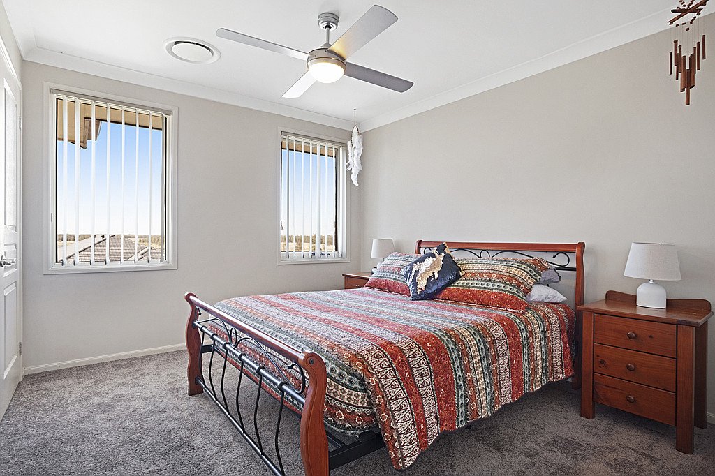 10 Avondale Drive THORNTON 23