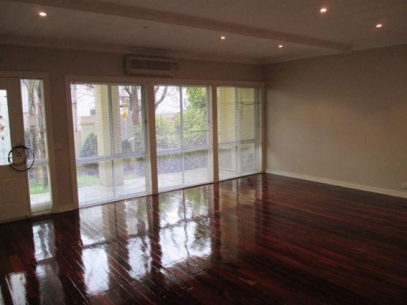Gallery: 10 Balmoral Place