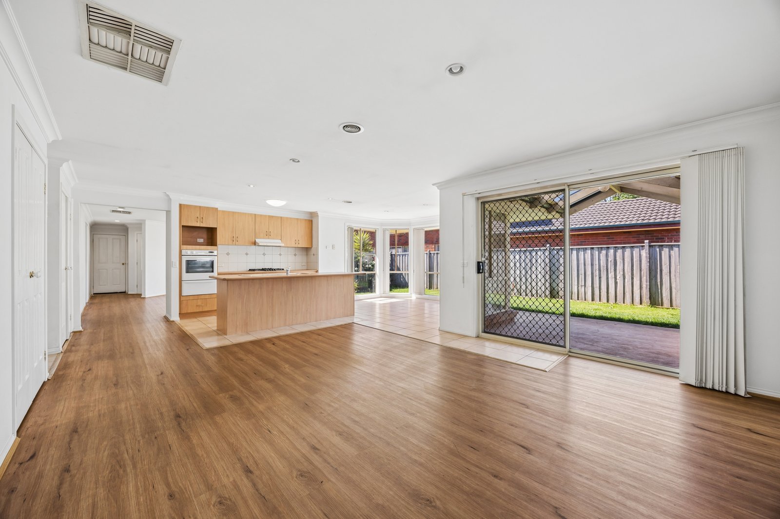 Gallery: 10 Bangalow Way