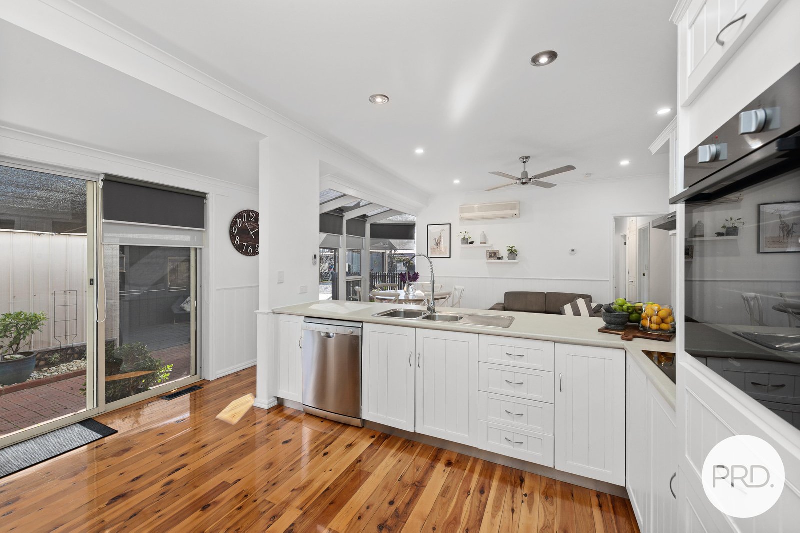 10 Banyule Drive DELACOMBE 2