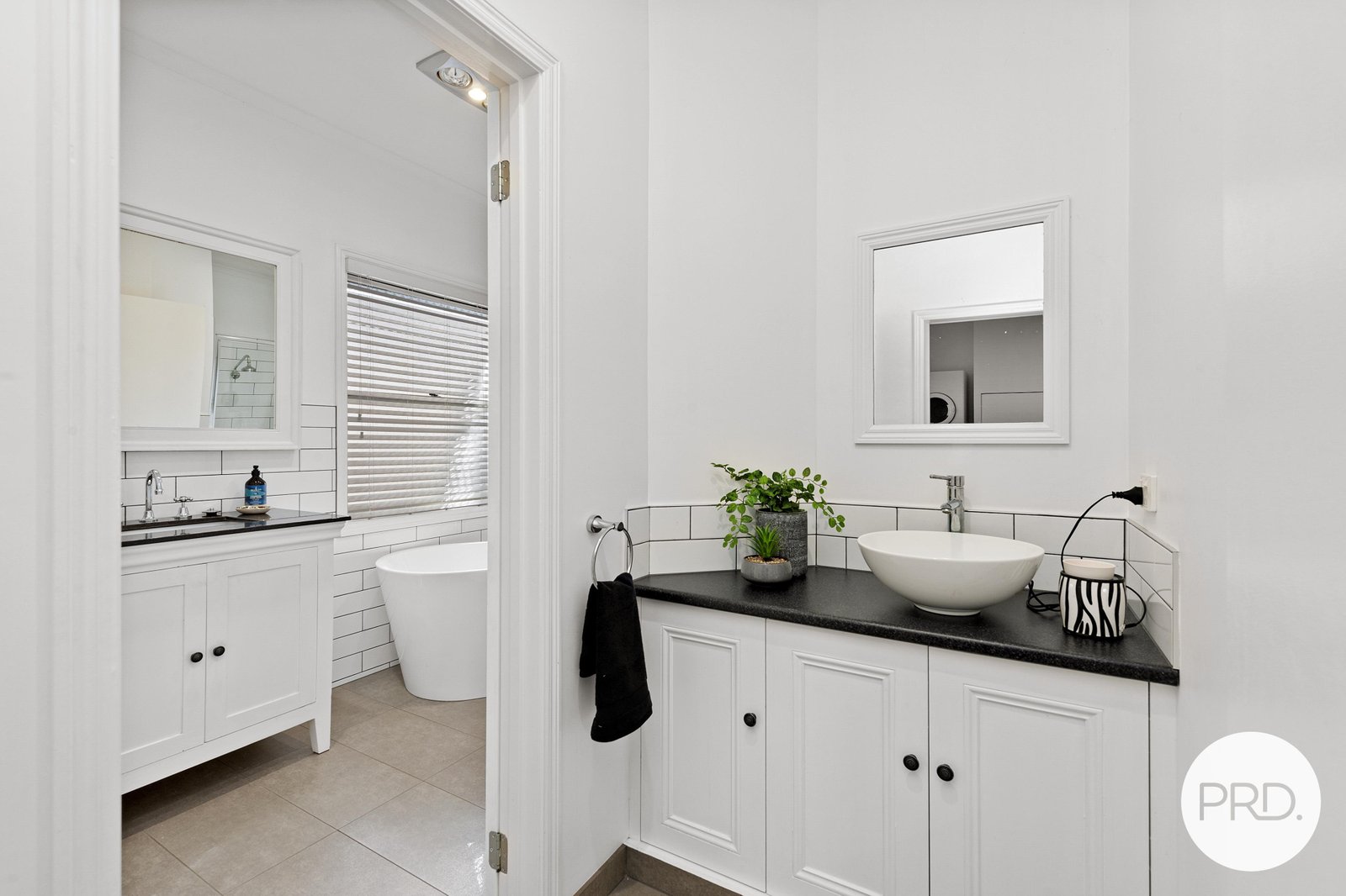 10 Banyule Drive DELACOMBE 16