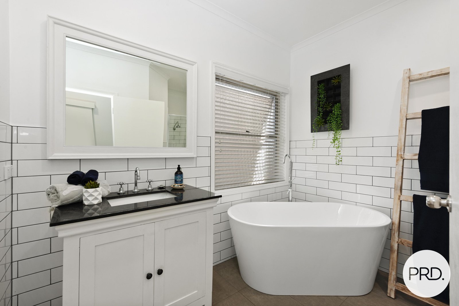 10 Banyule Drive DELACOMBE 17