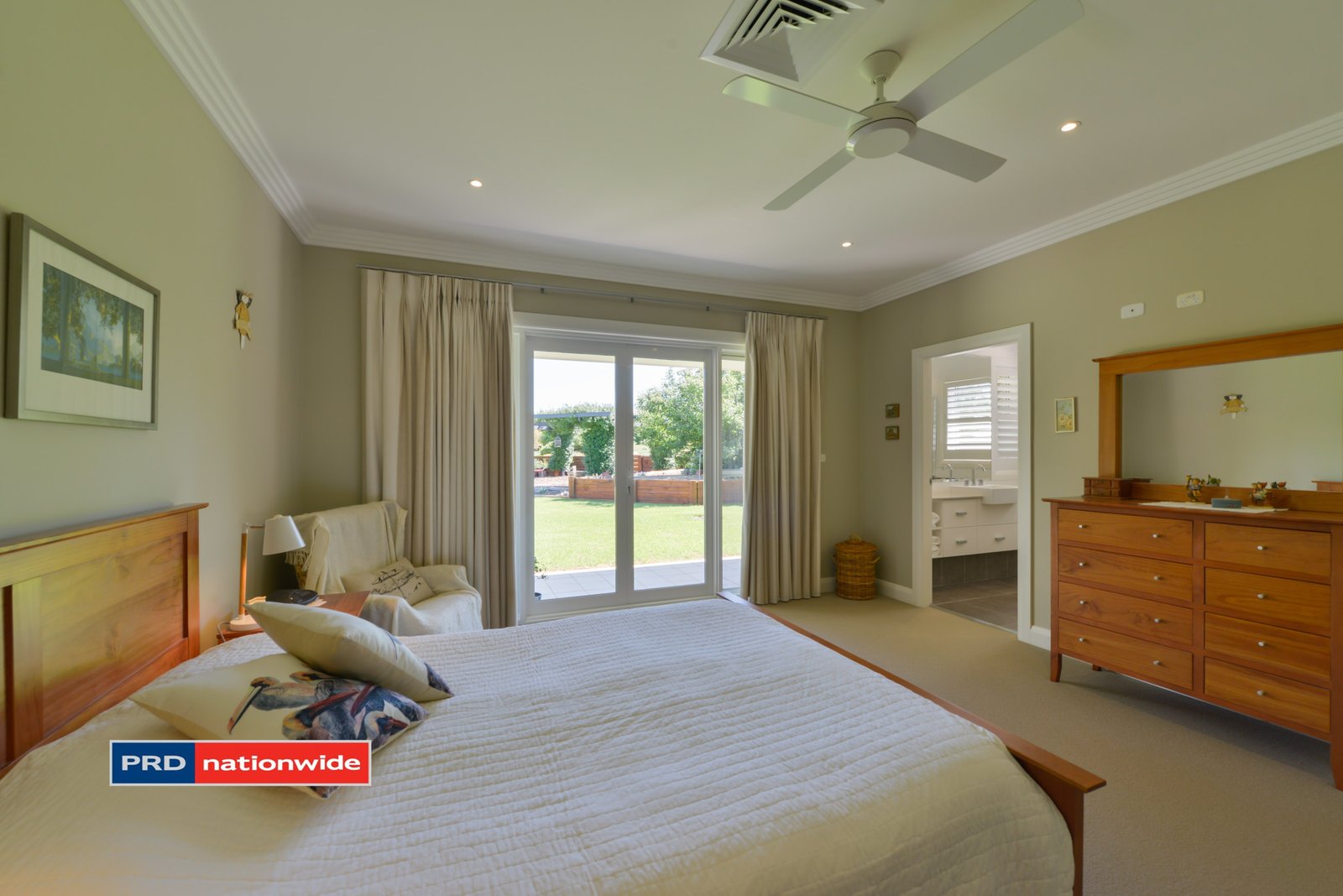 10 Barrington Drive TAMWORTH 11