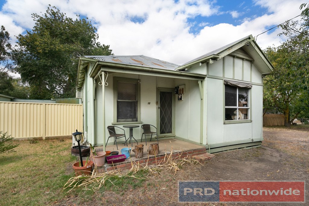 10 Beaufort Road SKIPTON 1