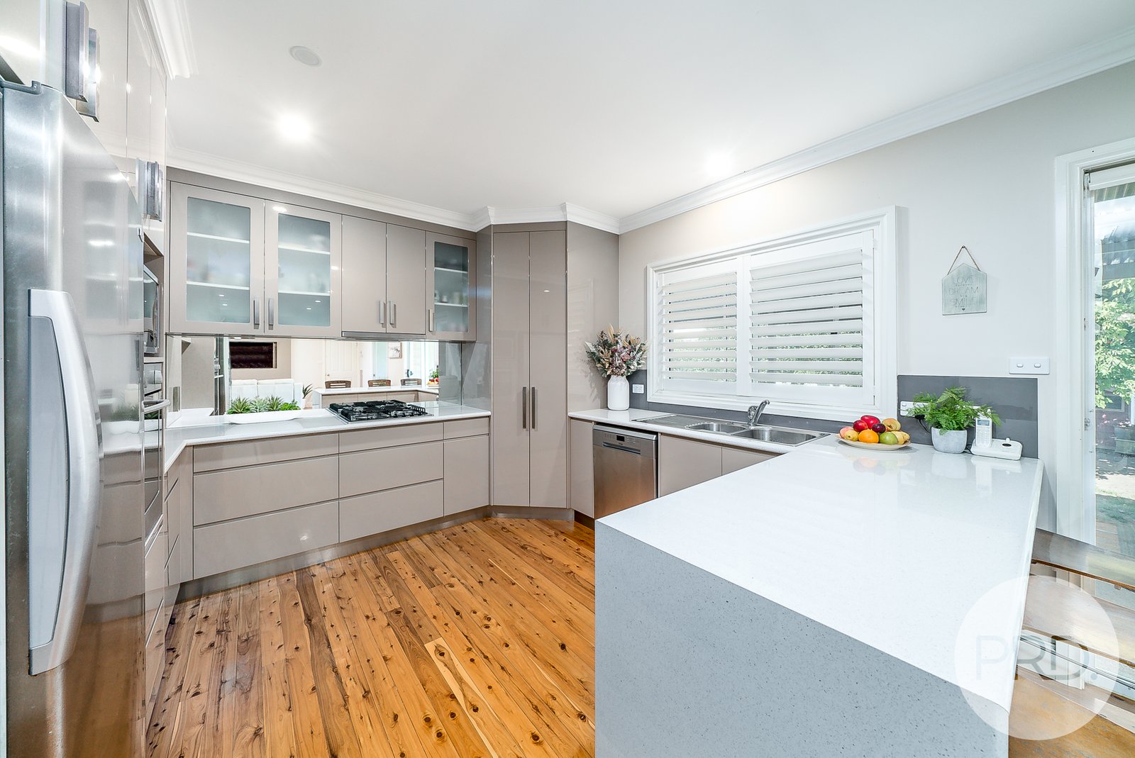 10 Bell Gum Place LAKE ALBERT 2