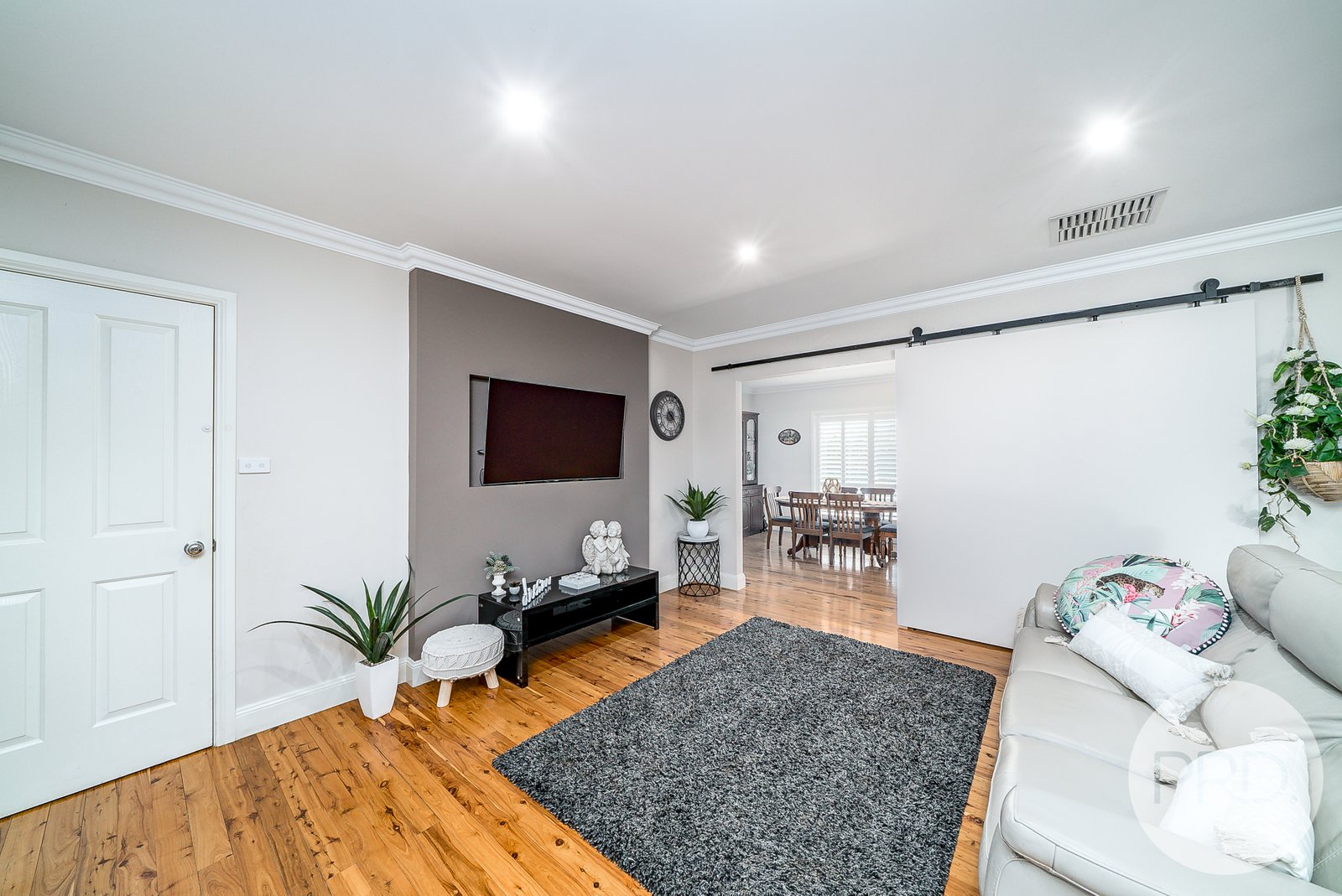 10 Bell Gum Place LAKE ALBERT 9