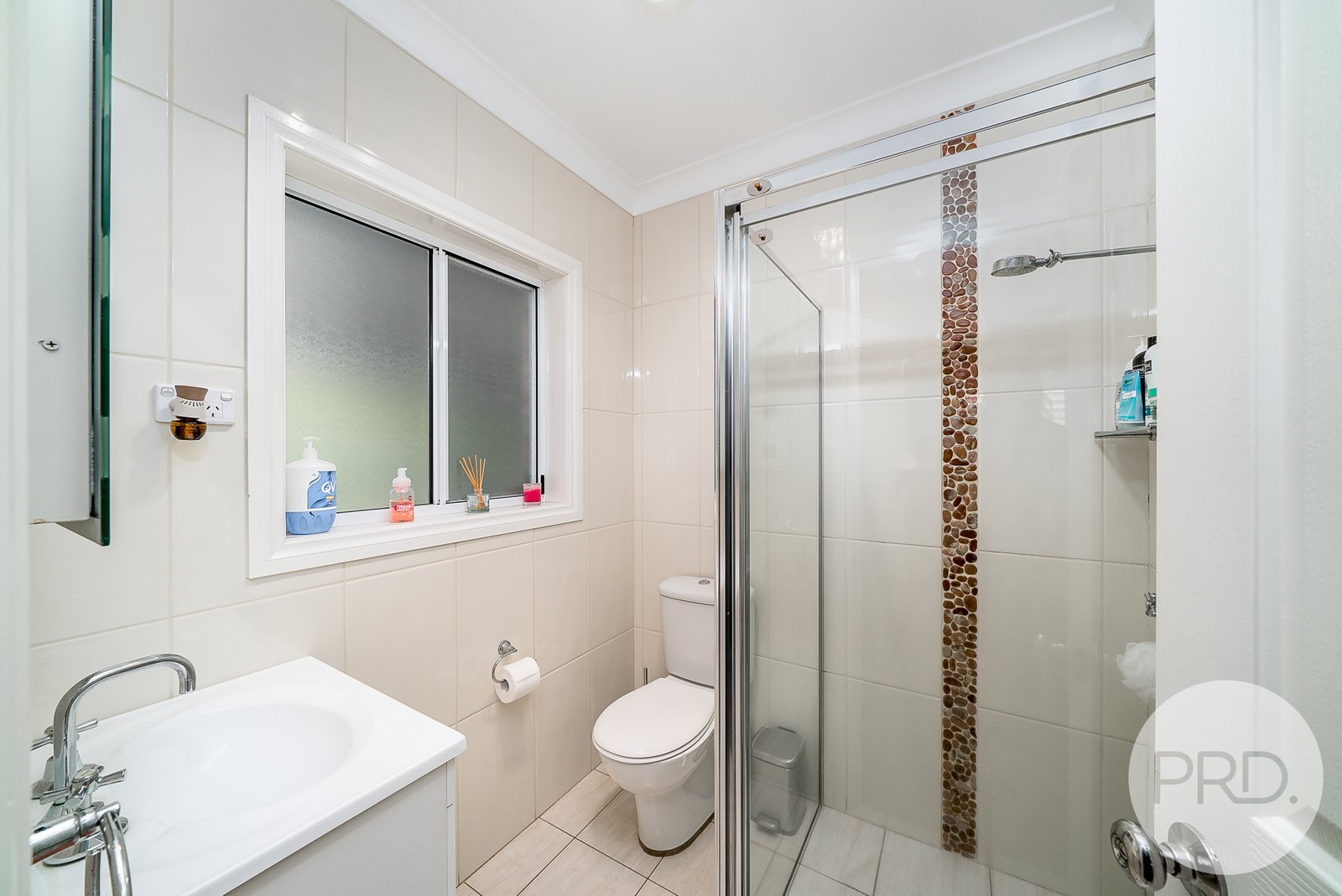 10 Bell Gum Place LAKE ALBERT 15