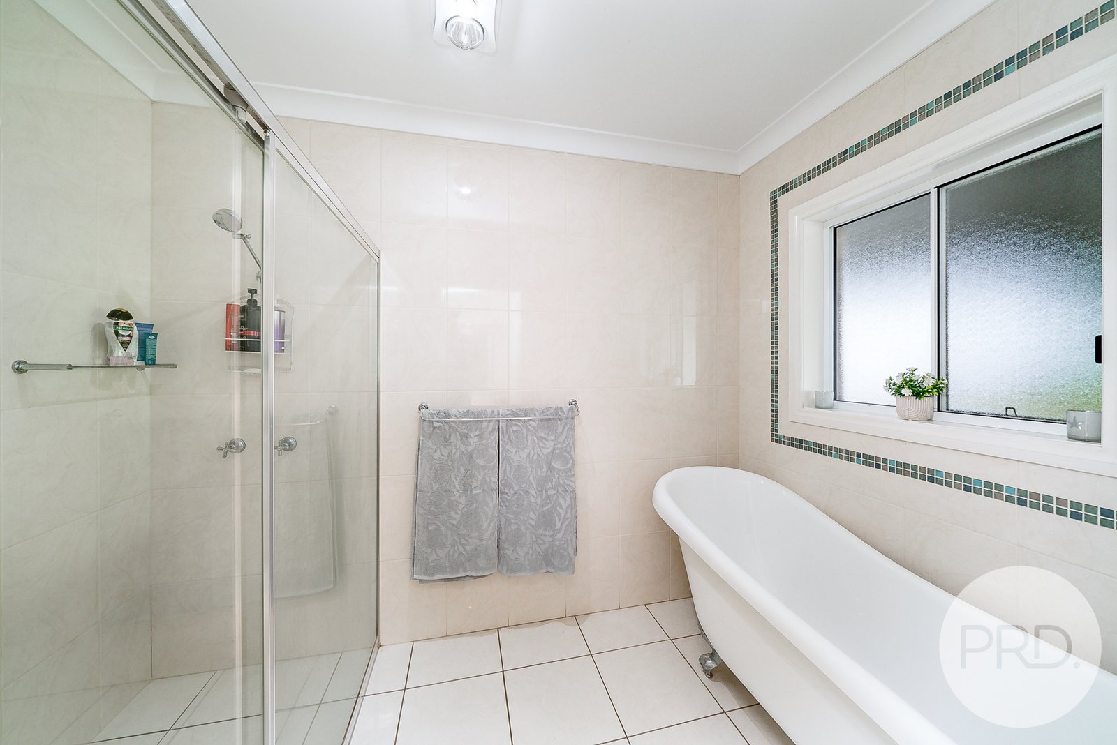 10 Bell Gum Place LAKE ALBERT 16