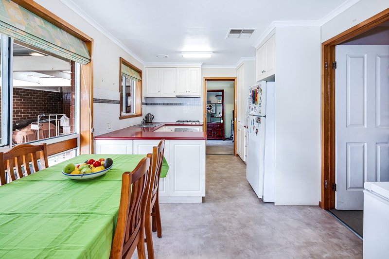 10 Bells Lane BROWN HILL 3