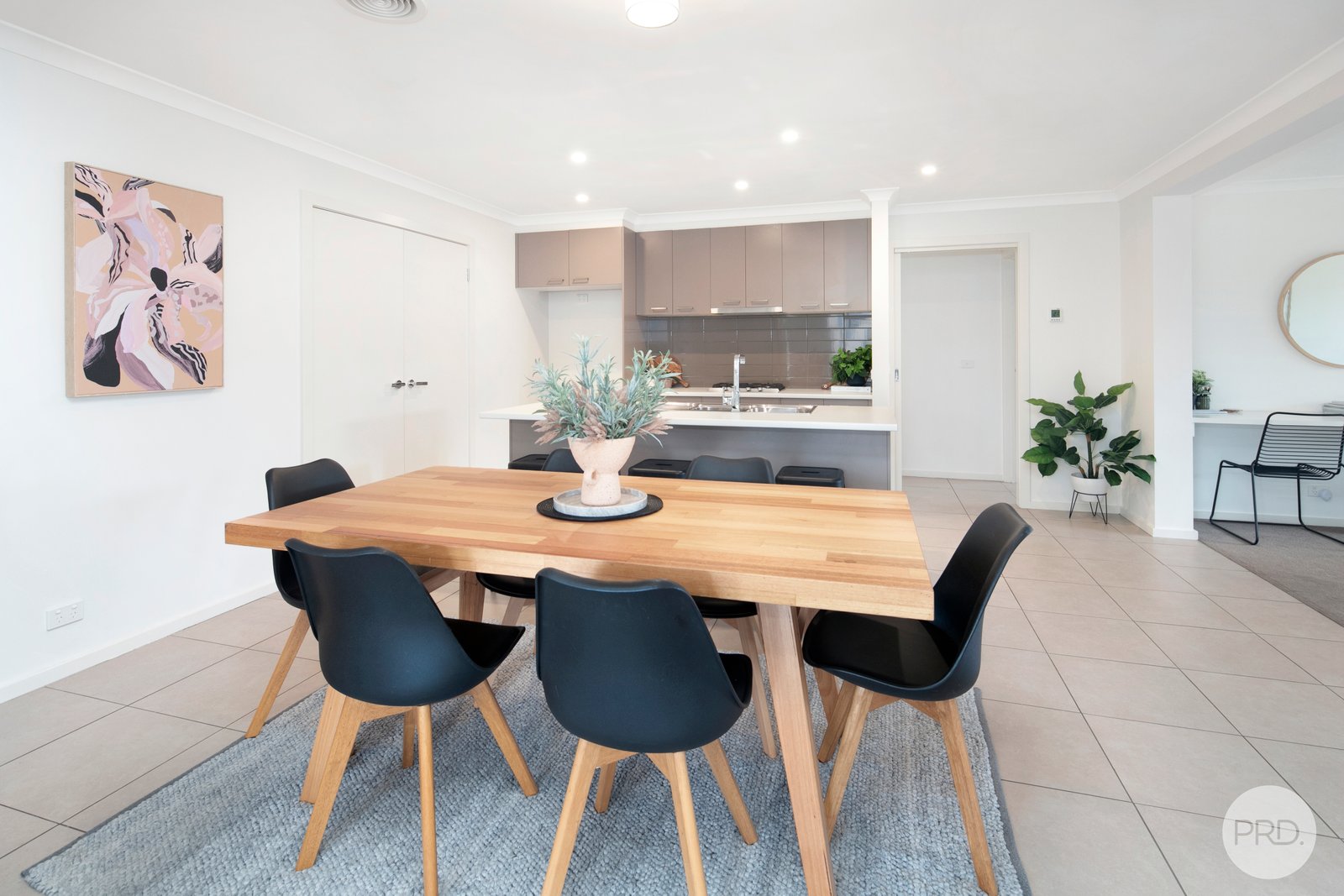 10 Bennett Street CANADIAN 8