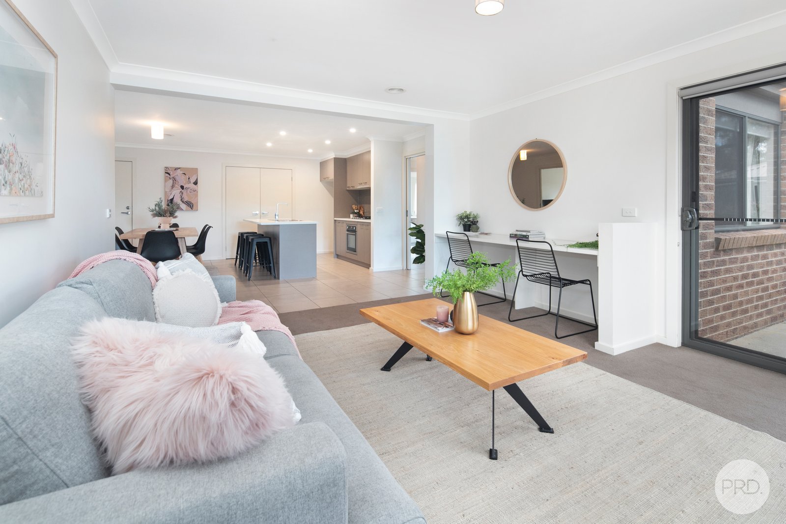 10 Bennett Street CANADIAN 11