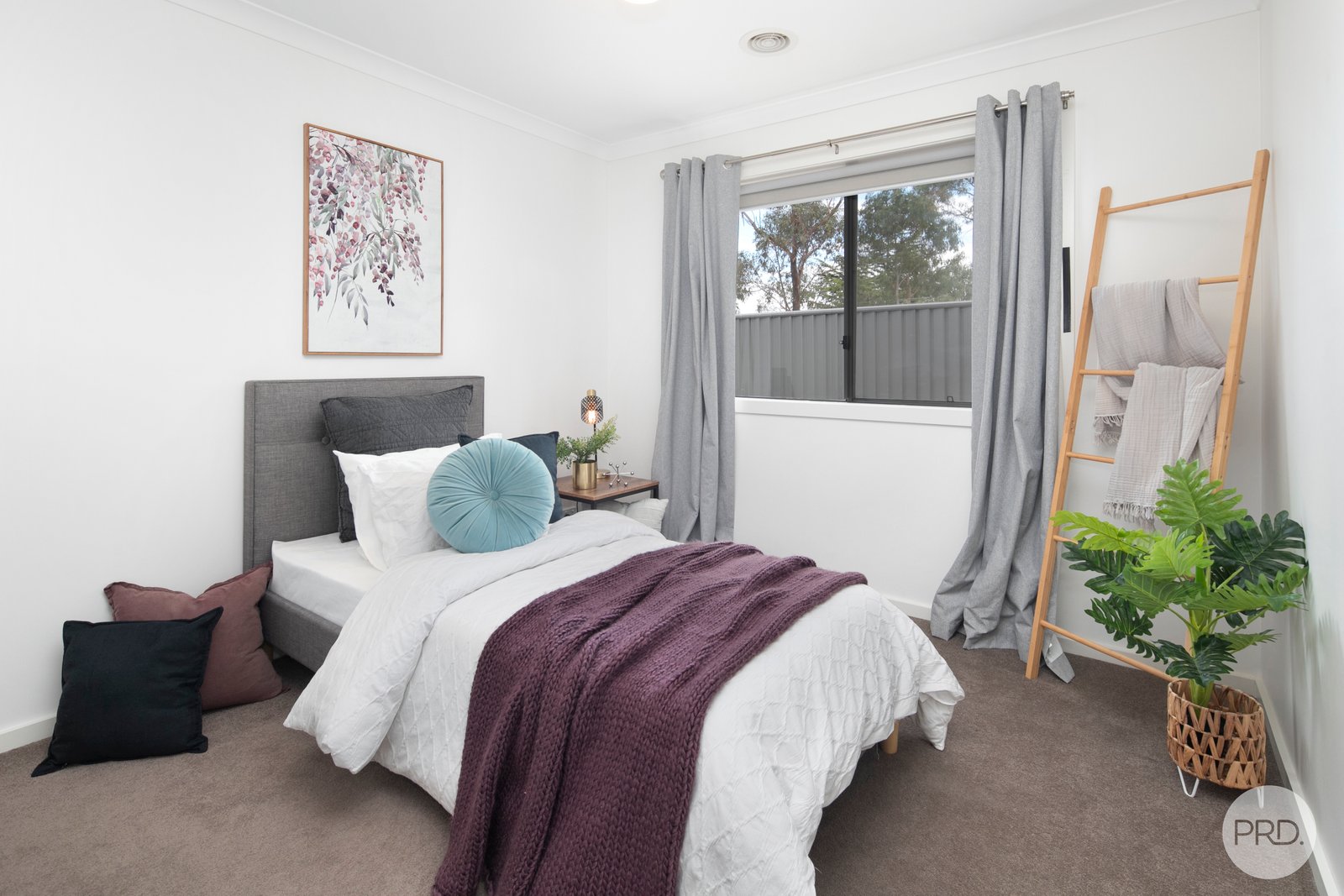 10 Bennett Street CANADIAN 12