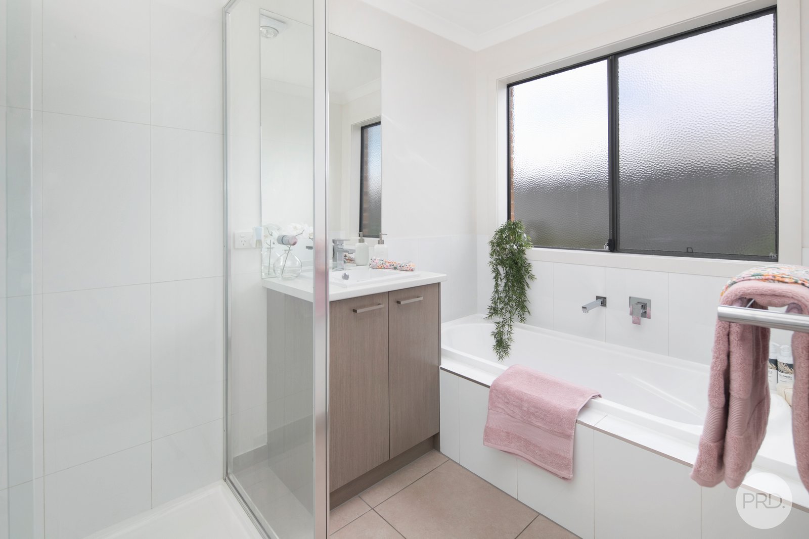 10 Bennett Street CANADIAN 14