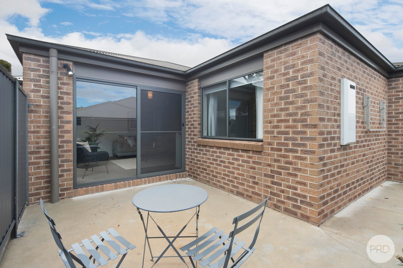 10 Bennett Street CANADIAN 18