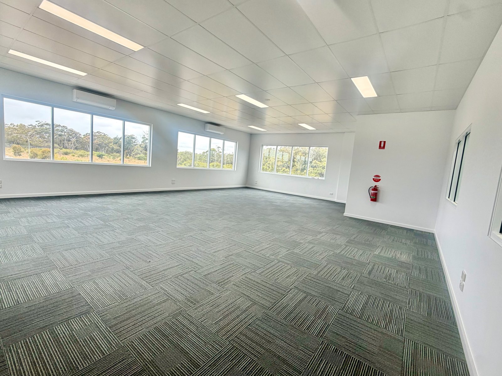 10 Bluewater Close TAYLORS BEACH 4