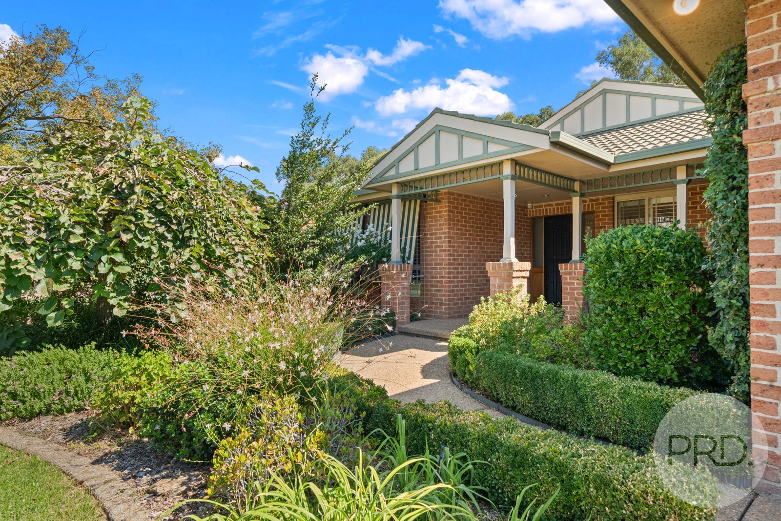 10 Bocquet Street LAKE ALBERT 3