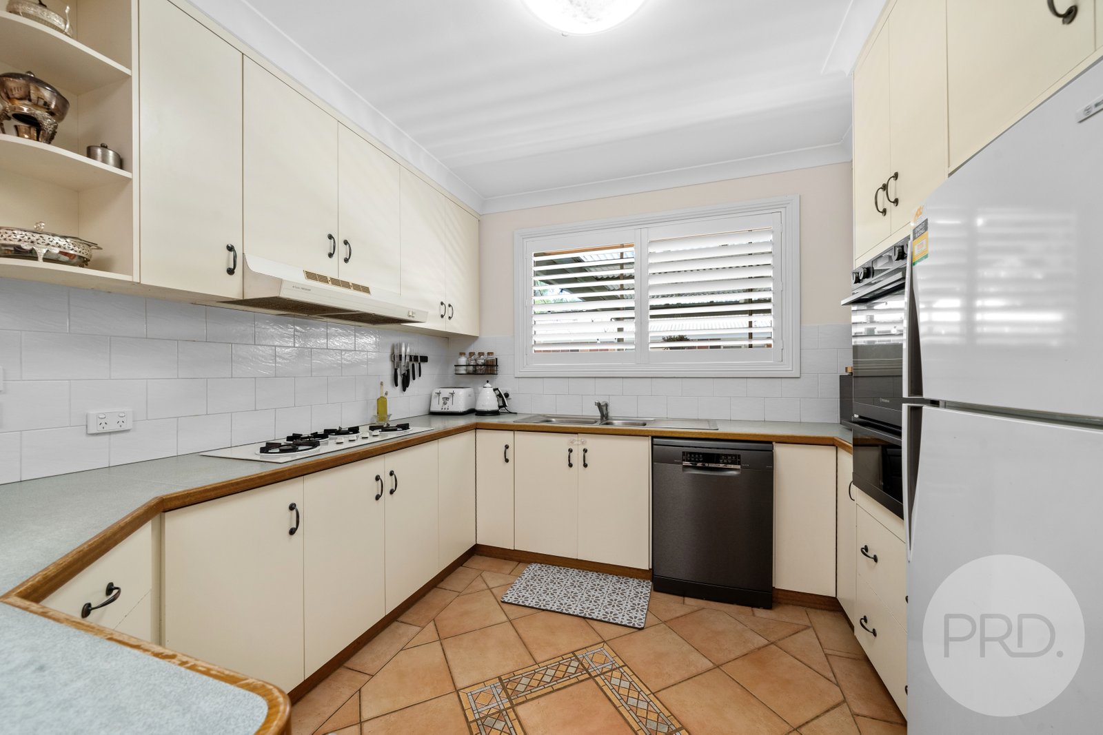 10 Bocquet Street LAKE ALBERT 7