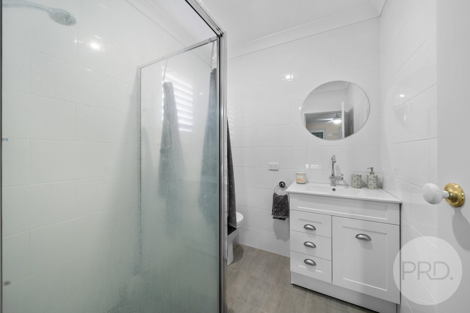 10 Bocquet Street LAKE ALBERT 13