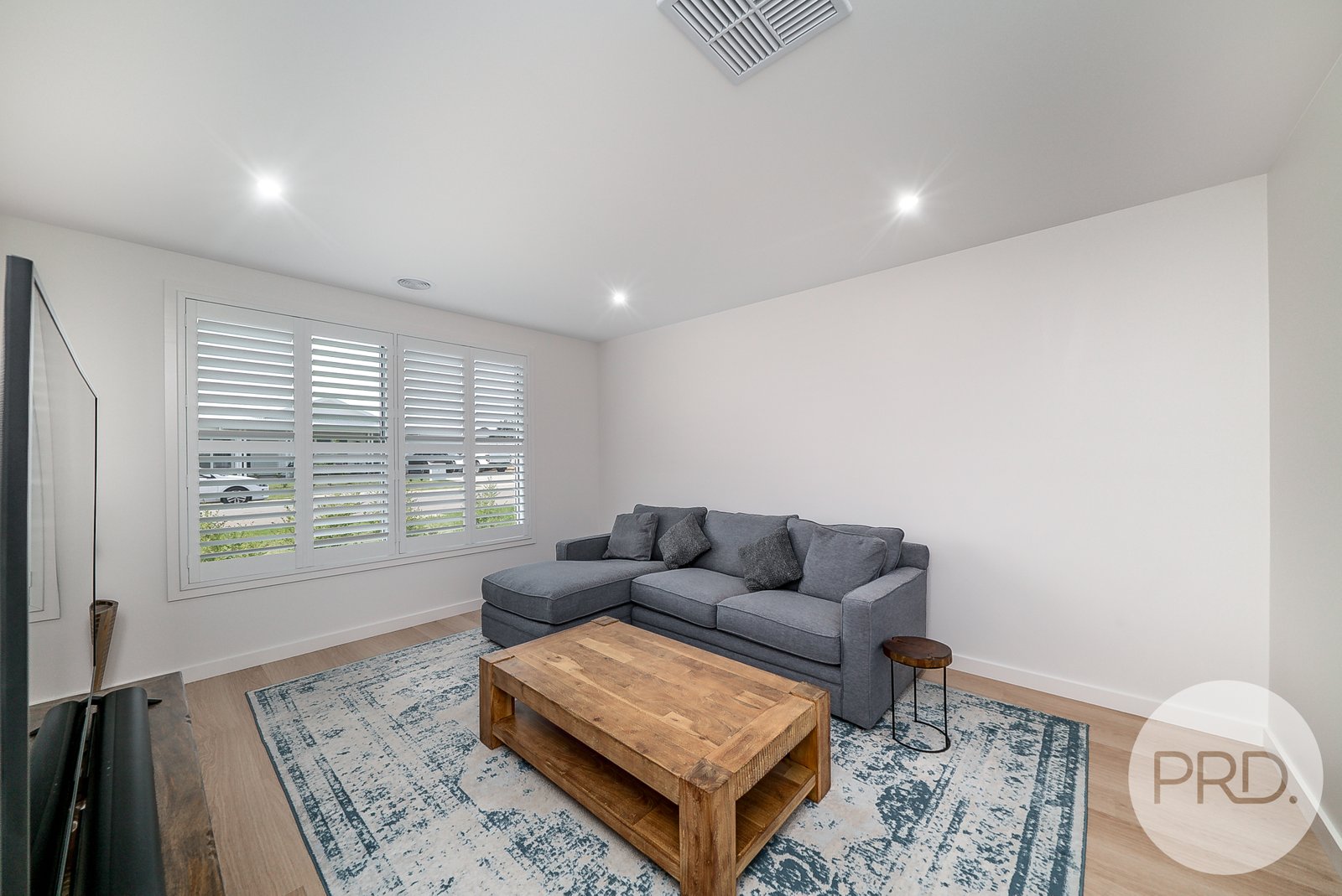 10 Bondi Crescent GOBBAGOMBALIN 11