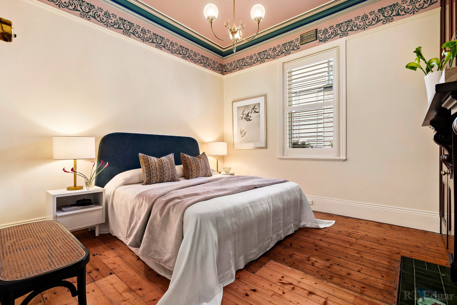 Real Estate and Property in 10 Bow Crescent, Camberwell, VIC