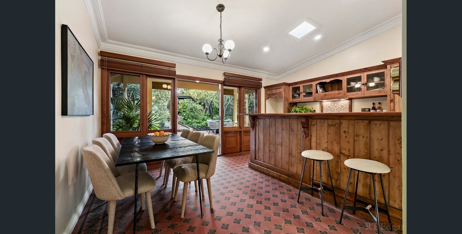 Real Estate and Property in 10 Bow Crescent, Camberwell, VIC