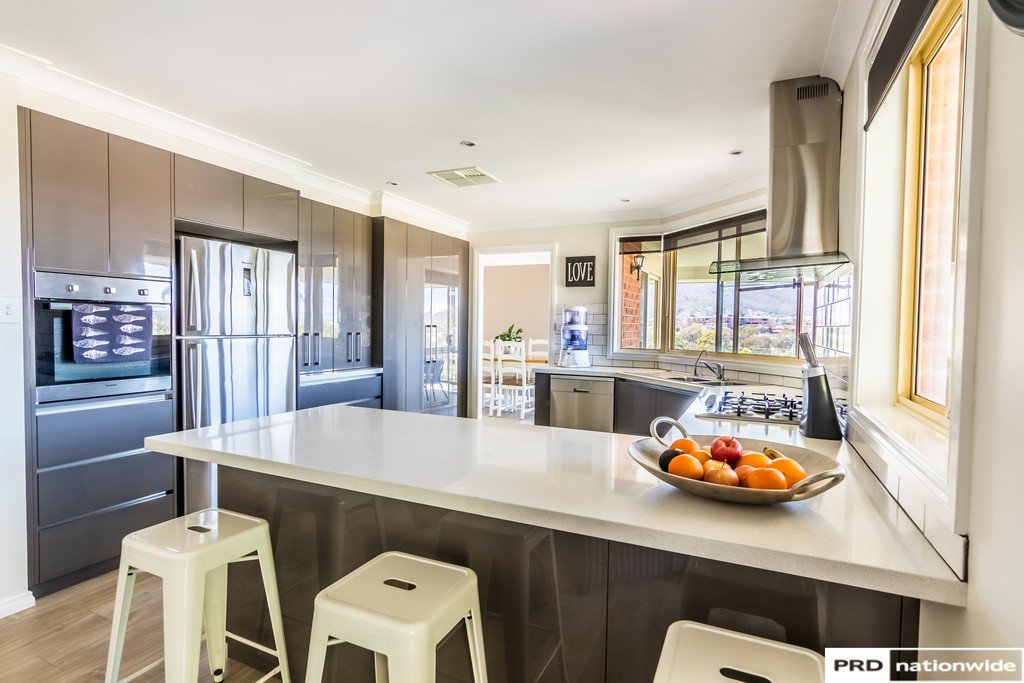 10 Bradley Place TAMWORTH 7