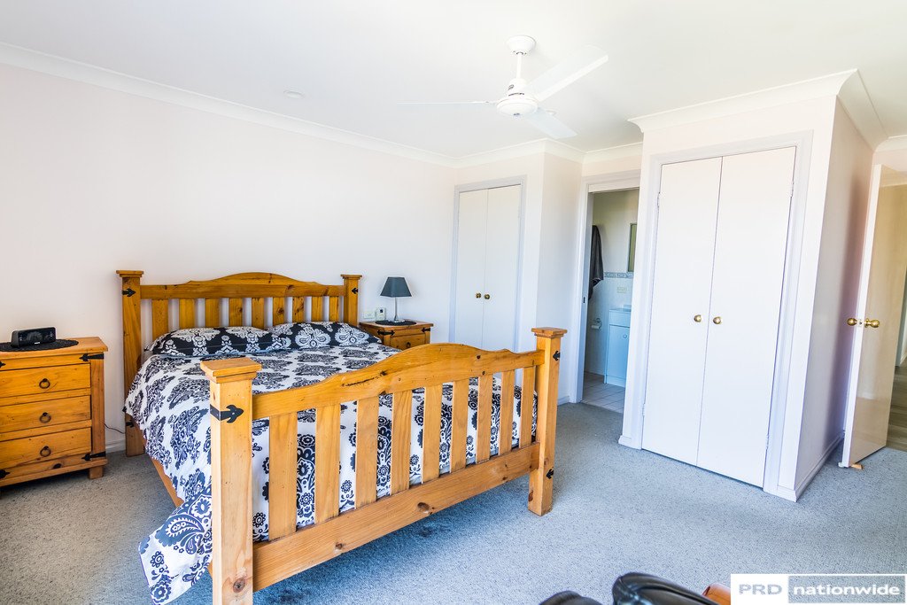 10 Bradley Place TAMWORTH 9