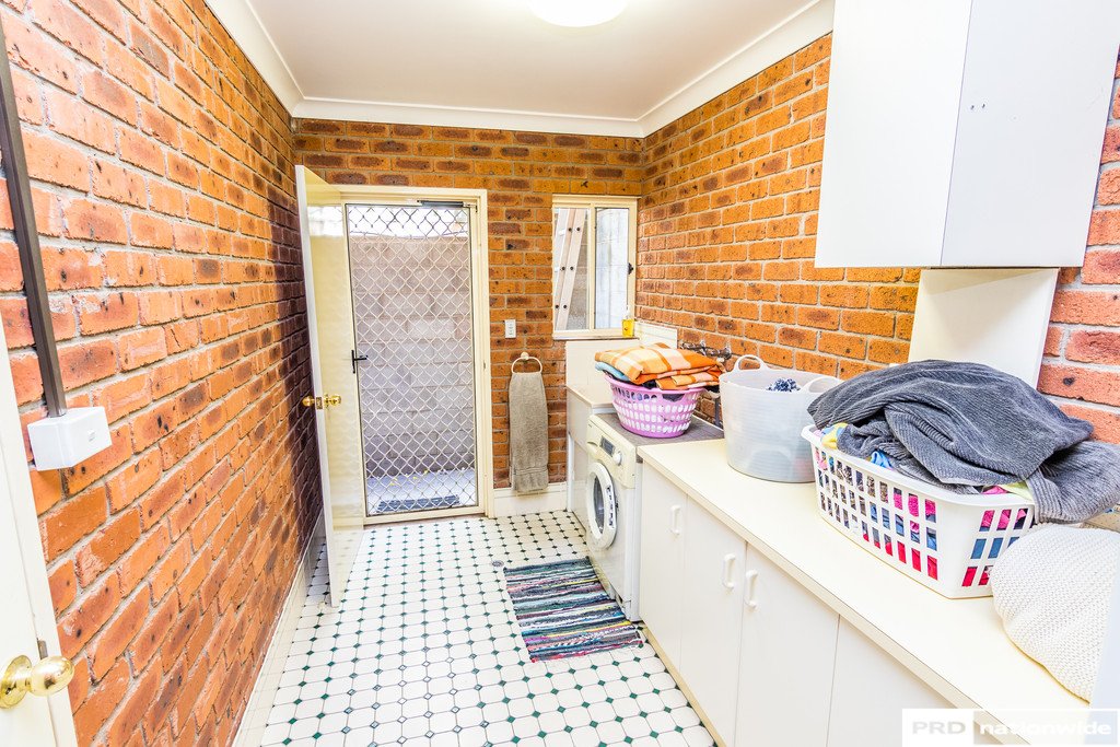 10 Bradley Place TAMWORTH 18