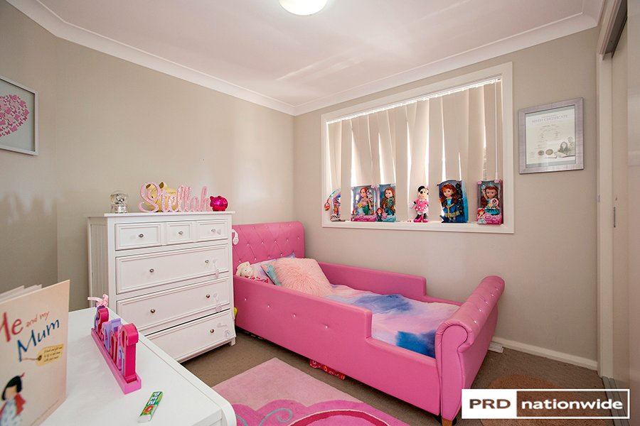 10 Brushbox Grove TAMWORTH 9