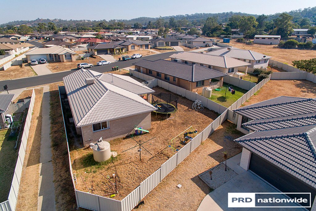 10 Brushbox Grove TAMWORTH 15